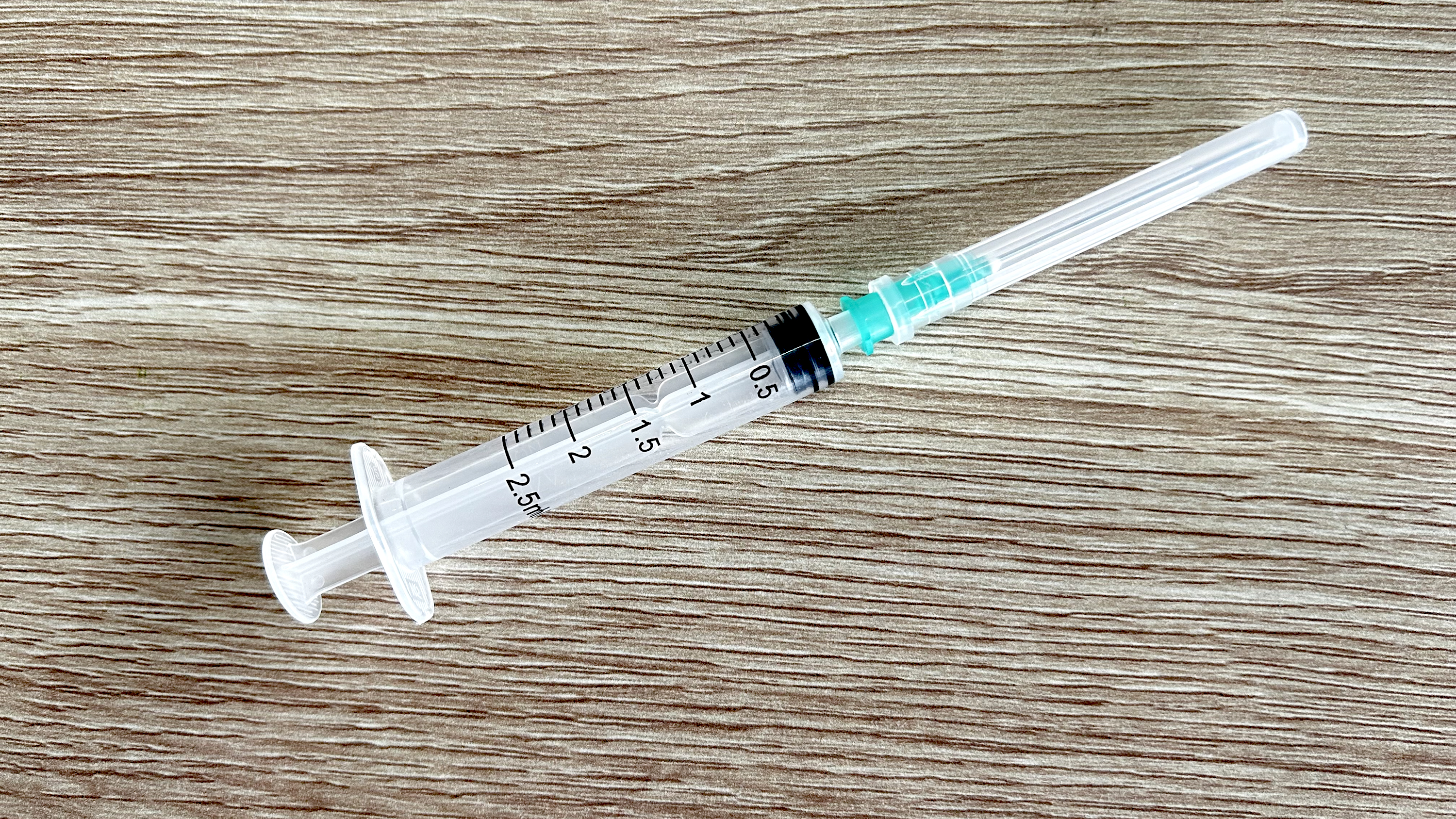 syringe 2.5ml with needle 21G