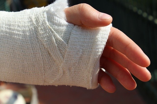 What are the different types of wound care dressings?